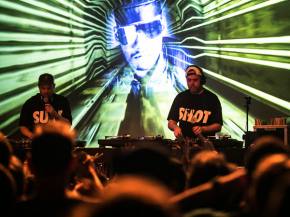 [PHOTOS] DJ Shadow & Cut Chemist explore the origins of hip-hop (San Diego, CA - Oct 1, 2014)